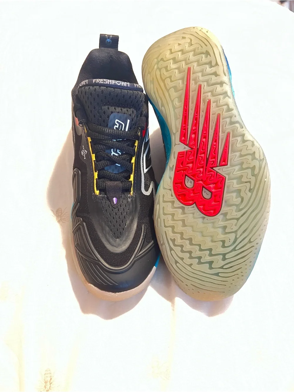 New Balance women Black Mesh Sneakers with Blue Gradient Sole Size 8